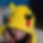 V4. Pikachu corri.da en la boca …