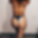 Tanga negro con encaje blanco