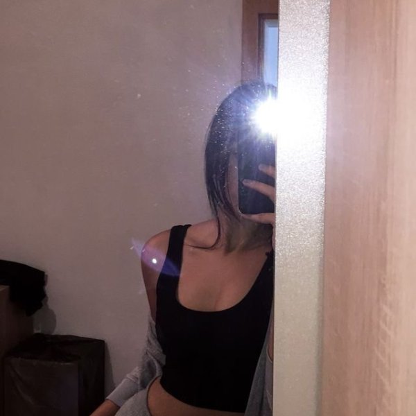 Emilyyy27