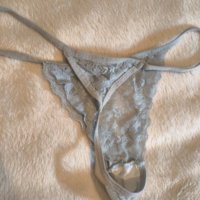 Tanguita azul cielo de encaje… puro morbo para ti – foto 3 de 3