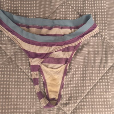 Tanguita de chica responsable – foto 2 de 2