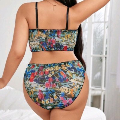 Conjunto floreado – foto 2 de 2
