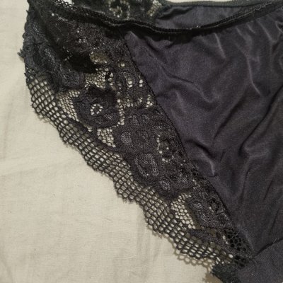 Black lace – photo 2 of 2