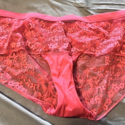 Smelly treat worn 3 days both red & black lace – photo 2 of 2