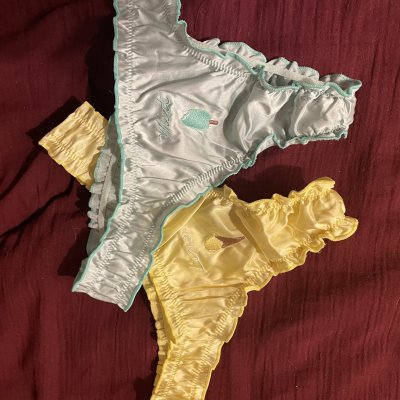 Mes doux strings en satin