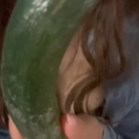 Guardami godere con una 🥒 🥕 🍆…
