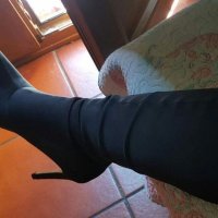 Lamerás mi tacón de aguja y ....…