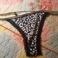 Flower thong