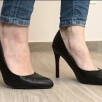 Zapatos de tacón negro