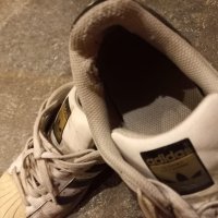 Sneakers adidas molto molto usat…