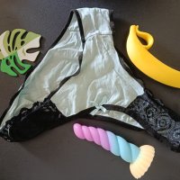 Zartblauer, niedlicher Slip