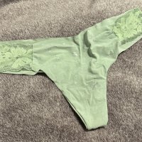 Green cheeky panties with lace s… - 1