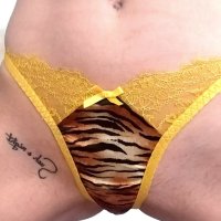 *VENDU* String jaune à motif