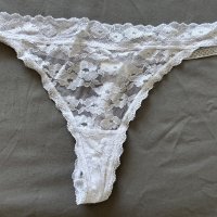 String dentelle