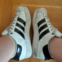 Adidas sucias