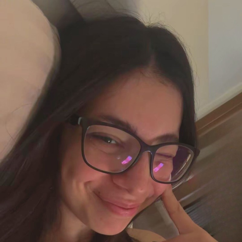 primo piano di un viso sorridente