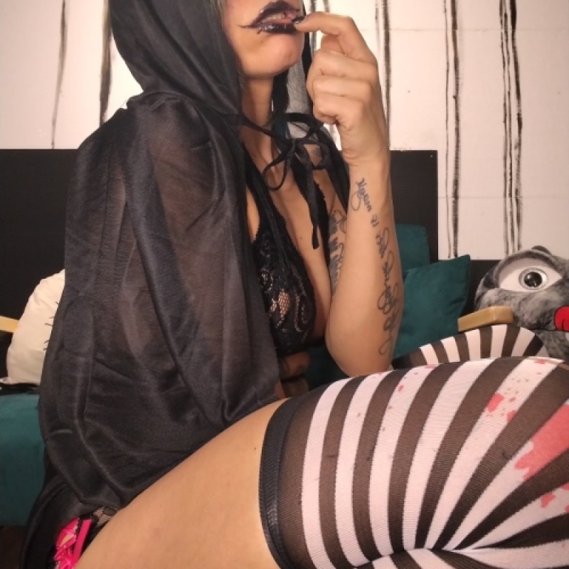Nina_Phoenix
